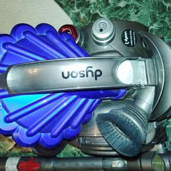 DYSON VACUUM WORKS NO ATTACAMENTS  JUST What You See 
