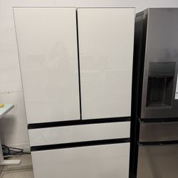 New Bespoke 29 cu. ft. Standard Depth 4-Door French Door Smart Refrigerator in White Glass with Beverage Center