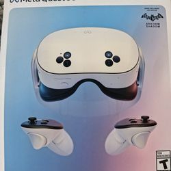 TWO META QUEST VIRTUAL REALITY SETS PLUS EXTRA 