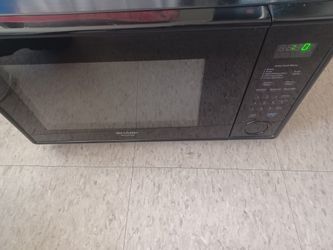Microwave Sharp,like New, Clean Only Pick Up 