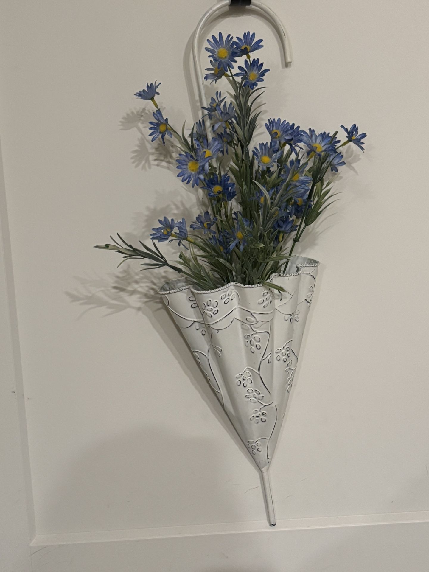 Cute Metal Umbrella Flower Pot W/ Flowers