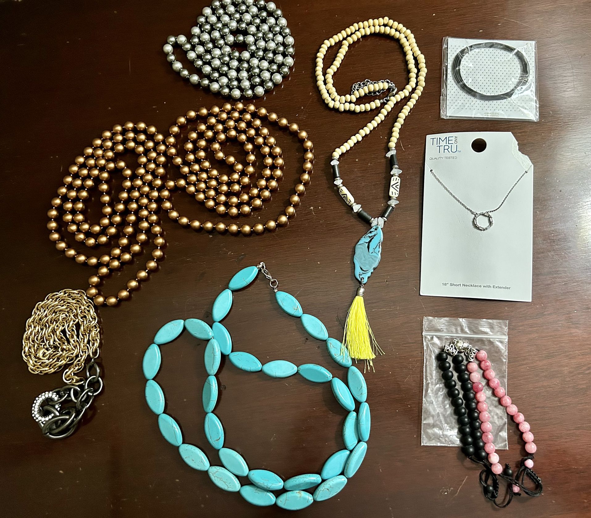 Set Of Fashion Jewelry- Necklaces And Bracelets
