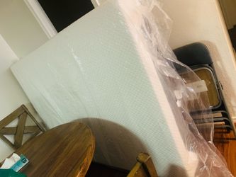 Queen size memory foam mattress