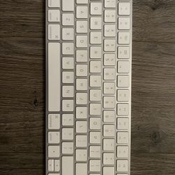 Apple Wireless Bluetooth Keyboard 