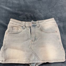 Light Wash Denim Mini Skirt Women’s Size S – Casual Summer Style