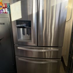 Whirlpool Refrigerator 