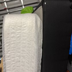 Vendo Base Cama Con Colcho Y Protector De Colchón Nuevo Nunca Usado