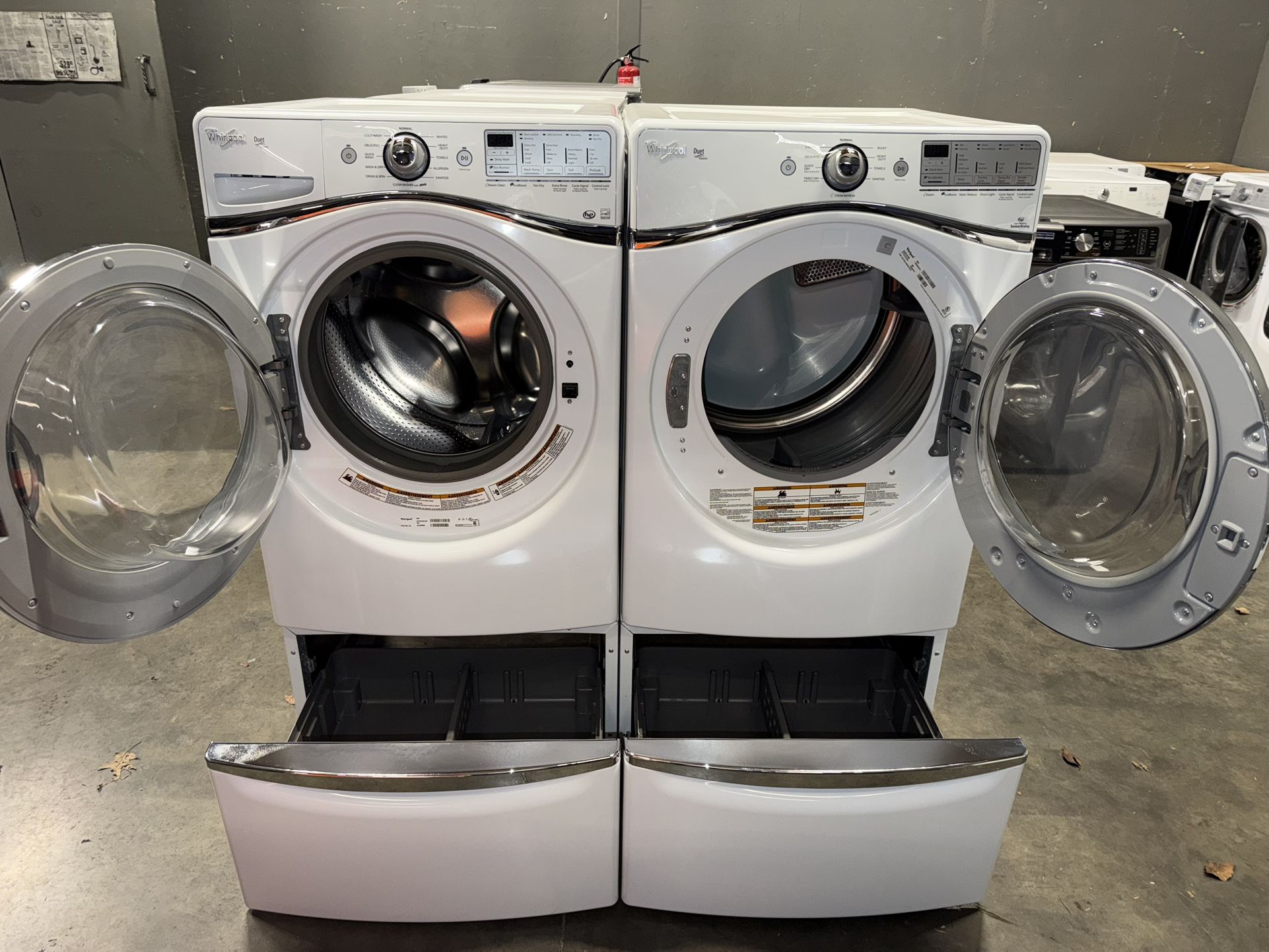 WHIRLPOOL XL CAPACITY WASHER DRYER ELECTRIC SET
