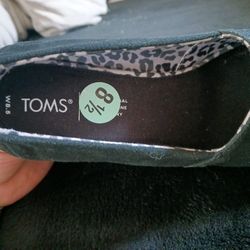 Toms