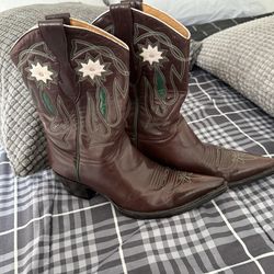 Woman boots size 38