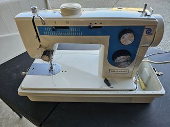 Sewing Machine "Dress Maker" Model: SS-2402