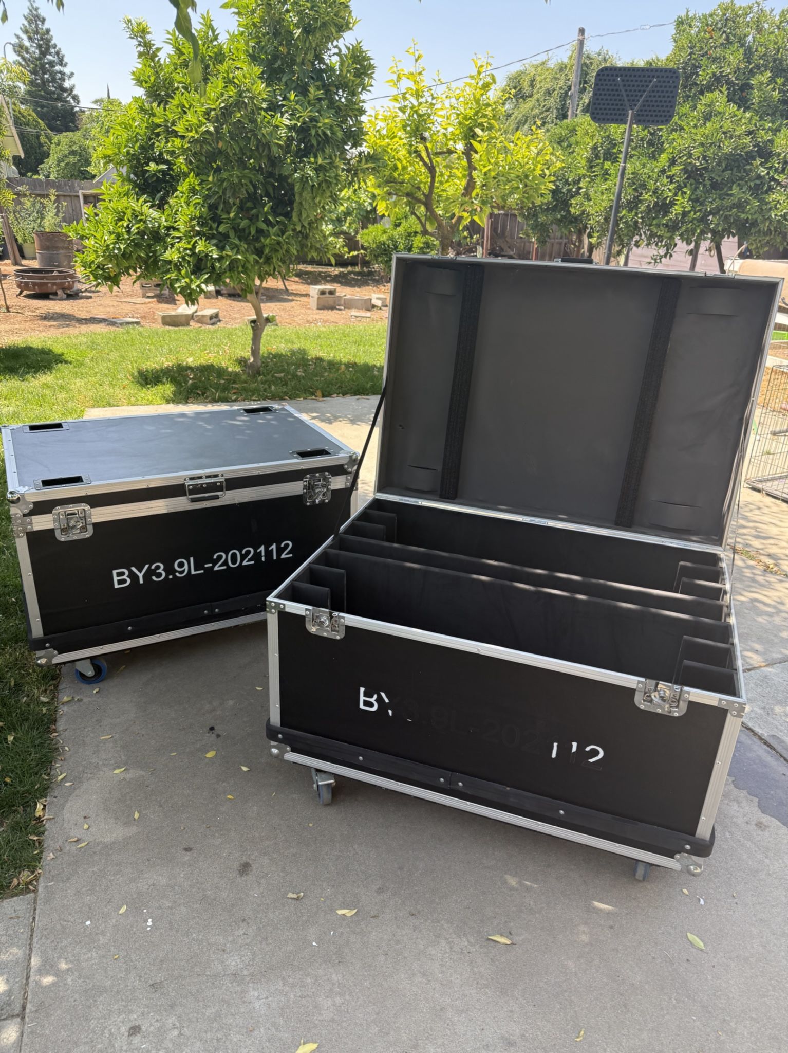 2 Heavy Duty Travel Roadcases. / 2 Cajas Para Storage O Sonido