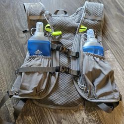 Running hydration Vest pack , 5L  with Dual 500ml Soft Flask, Lightweight w Adjustable Chest Straps