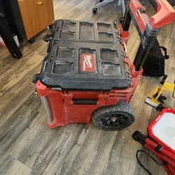 Milwaukee PACKOUT 22 in. Rolling Modular Tool Box Black/Red