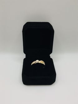 10k NATURAL DIAMONDS BAND 