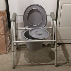 Portable Toilet Commode (SE Portland)