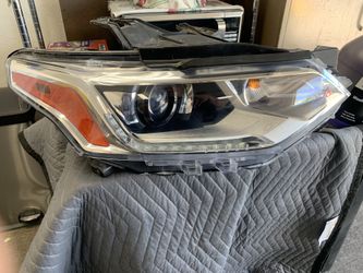 Chevrolet traverse headlight