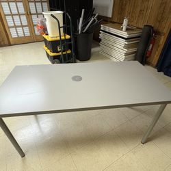 5 Ft Gray Business Or Home Office Desk.