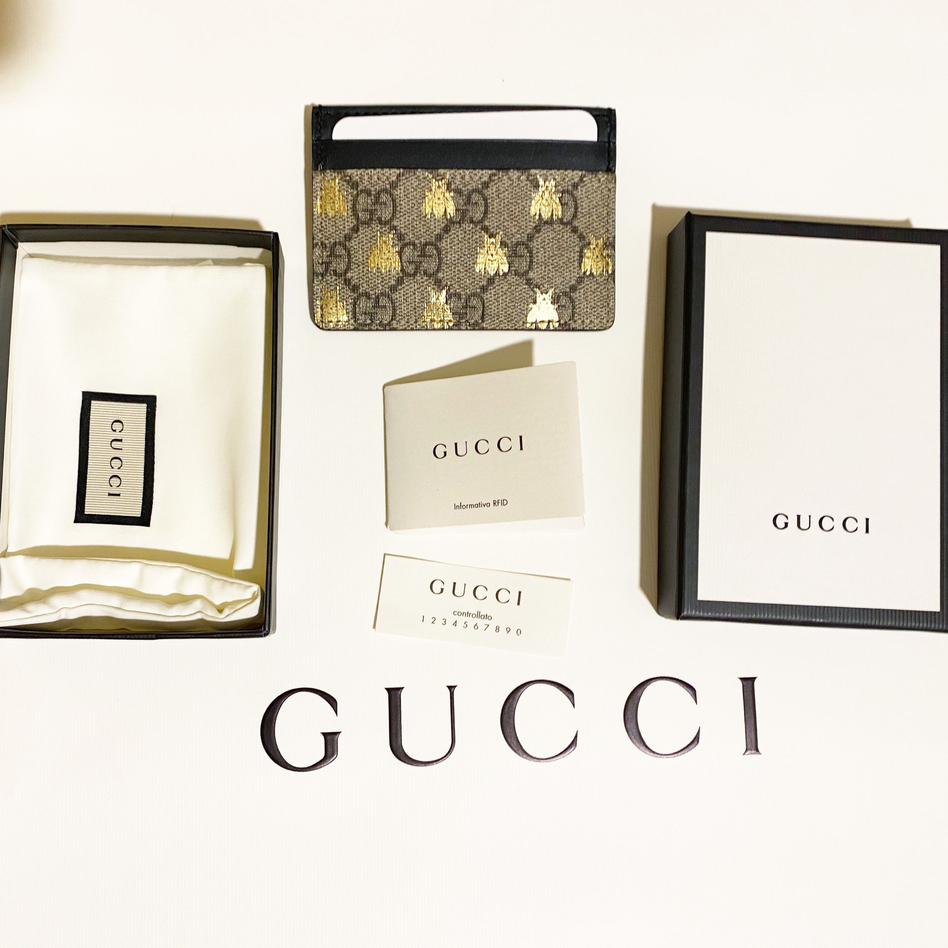 Brand New Gucci GG Supreme Bees Card Case