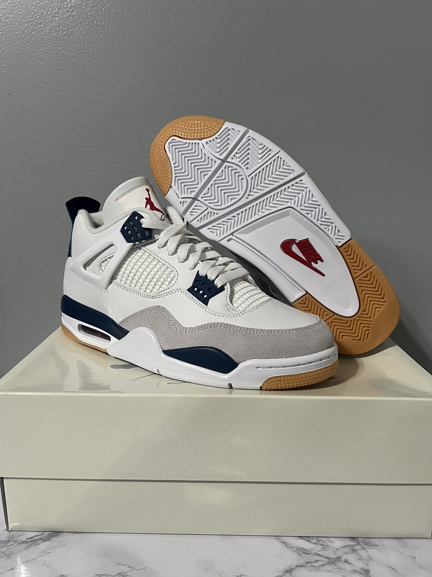 Jordan 4 SB Navy Size 10