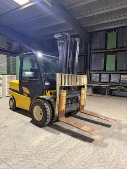2021 Hyster 10,000 lbs capacity forklift