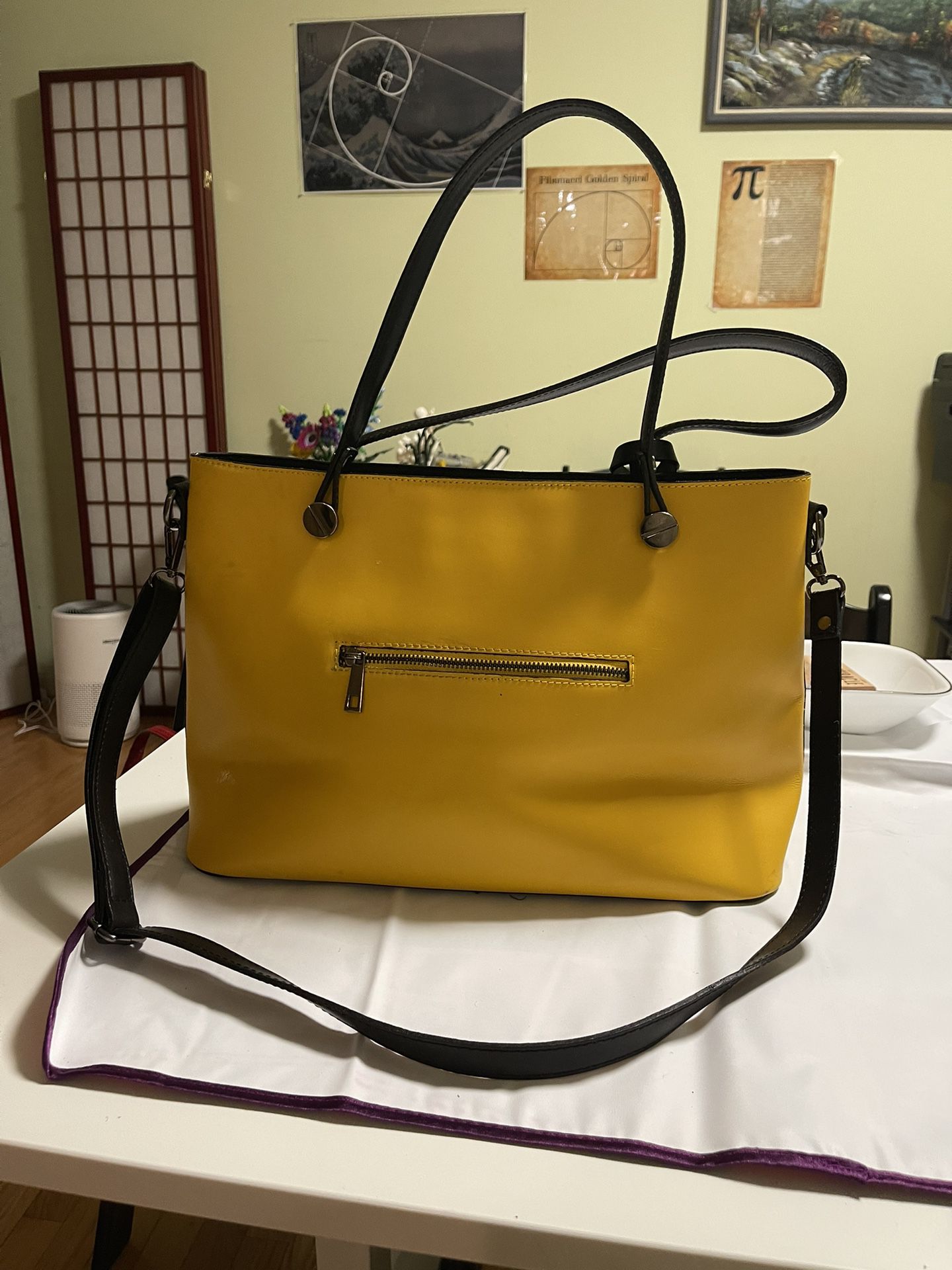 NWOT Genuine Vera Pelle Black Yellow Leather Bag Tote for Sale in Natick,  MA - OfferUp