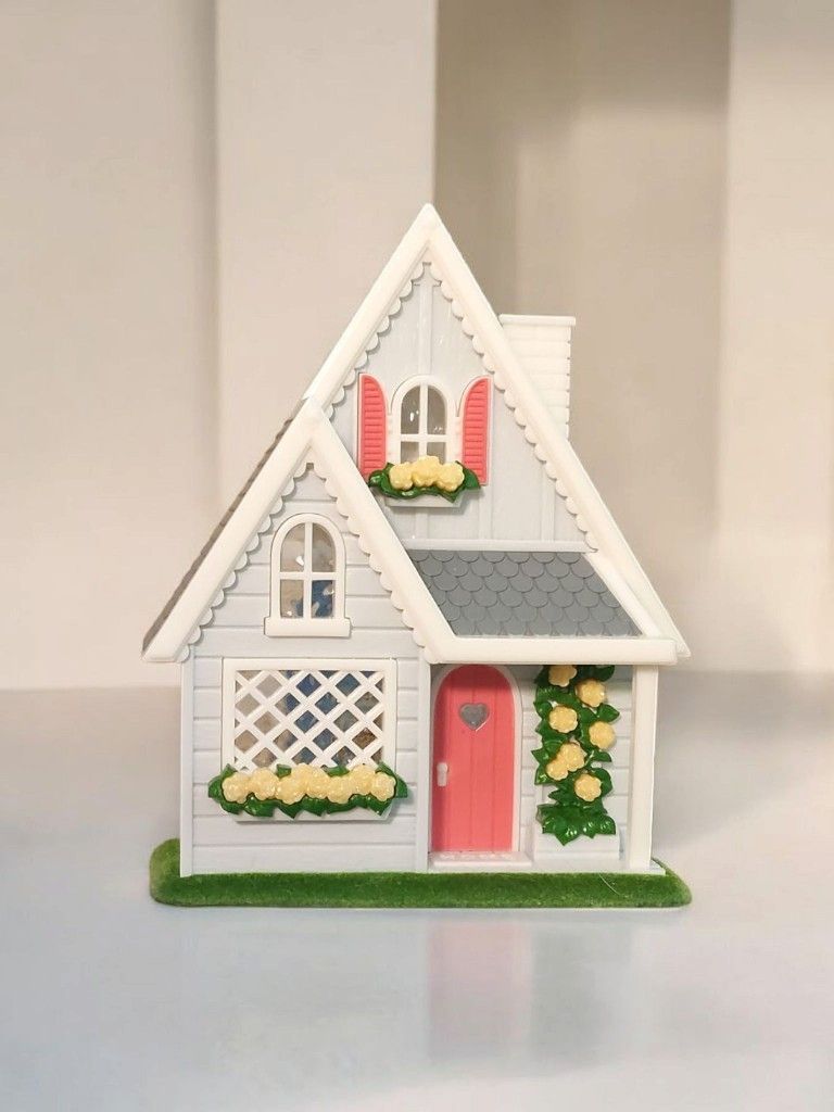 Bath & Body Works Spring Cottage House Yellow Flowers Light Up Wallflowers Plug