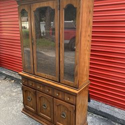 China Hutch/Cabinet 