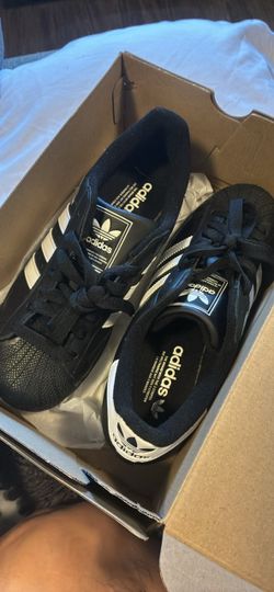 Superstar II women’s adidas size 9