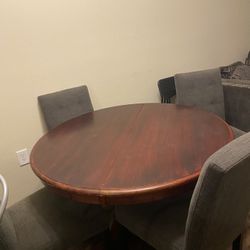 Table With Chairs 