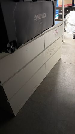 6 drawer dresser (1 drawer broken)