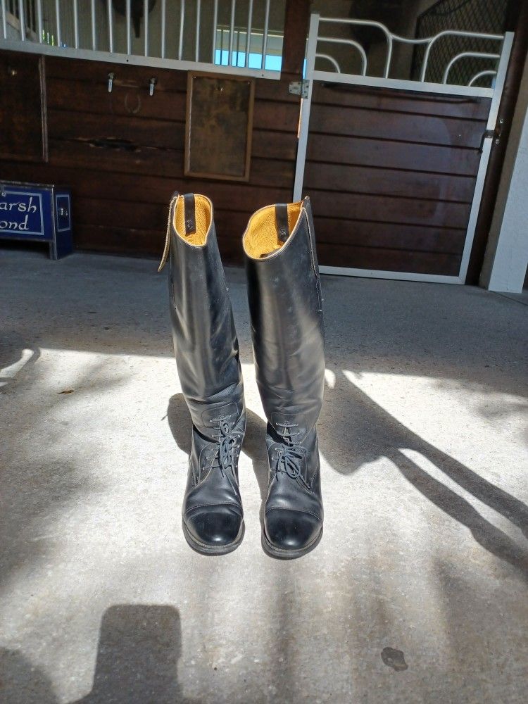 English Riding Boots.  Imperial Size 5.5. Black With Laces. No Zippers