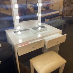 BEUTIFUL White Makeup Vanity w/Lights and USB and Stool👍FREE FINANCING AVAILABLE 