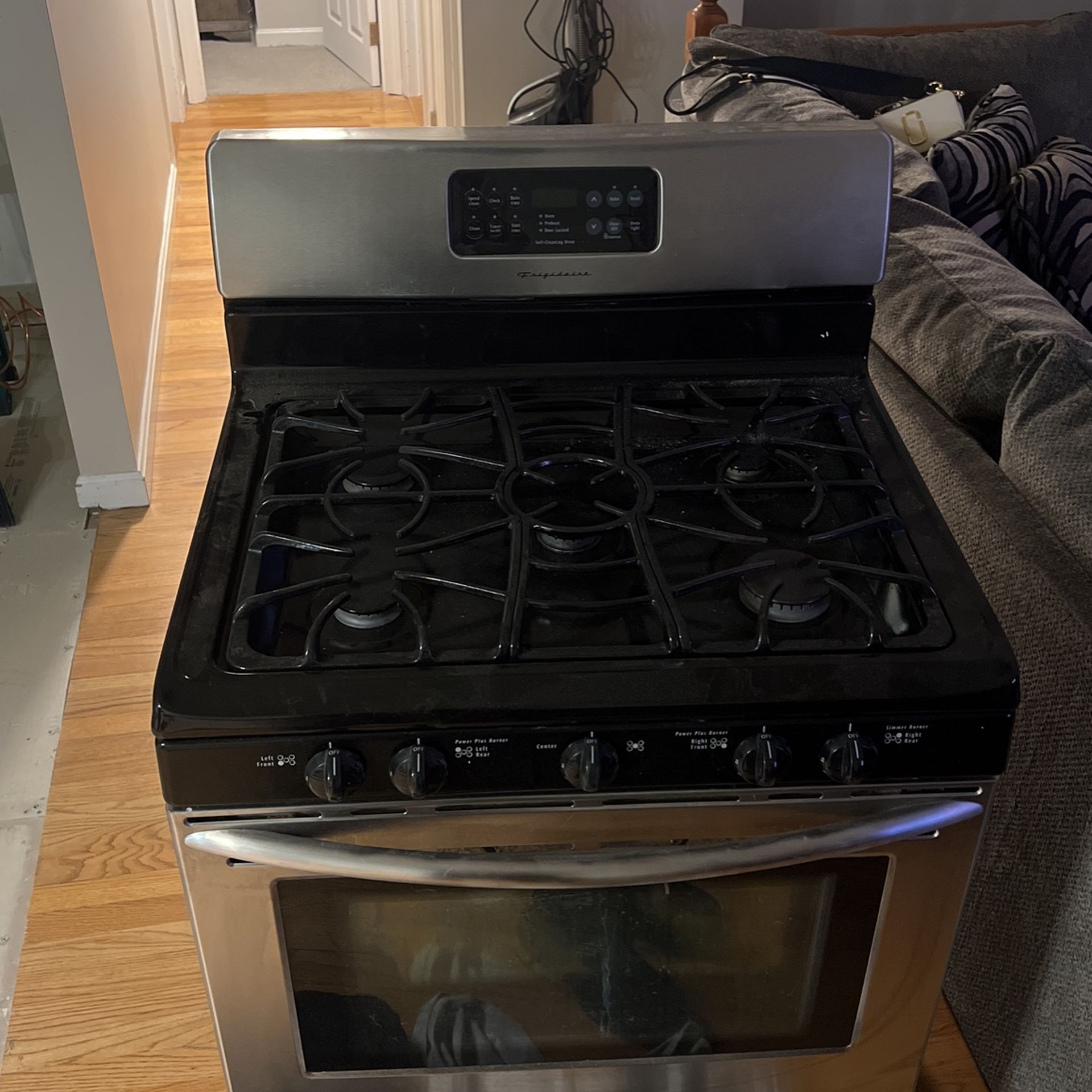 gas Stove Frigidaire 