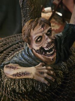 HALLOWEEN Zombie table lamp