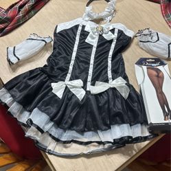 French Maid  With Little Sleeves And Fishnet Pantyhose 