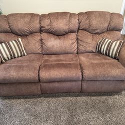 LaZBoy Couch And Loveseat- Electric 2 Pieces