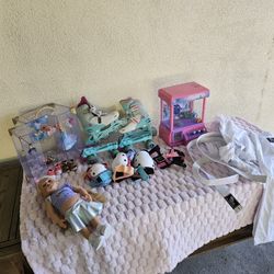 PERFECT GIFT TOYS EVERYTHING YOU SEEN IN THE PICTURE INCLUDING IN VERY GOOD CONDITION NICE AND CLEAN FOR ANY QUESTION TEXT ME PLEASE HABLO ESPAÑOL 