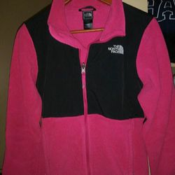 North Face Denali winter Fleece jacket $149 barely used  $65 firm.  Pick-up 