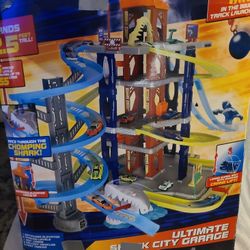 Hot Wheels Ulitmate Garage
