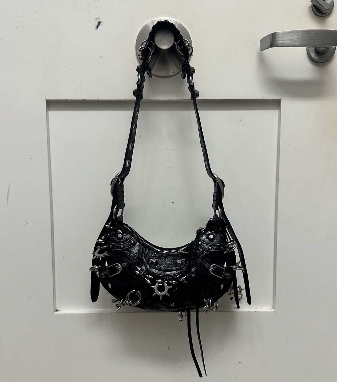 Balenciaga Women’s Le Cagole Shoulder Bag