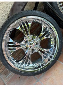 20 inch chrome Rims - Brand new tires on them