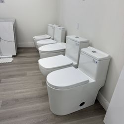 One Piece Toilet 
