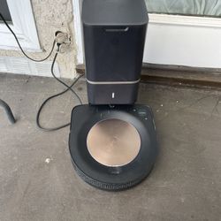 Roomba S9 Plus