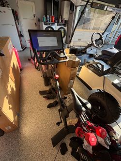 Peloton Bike with Gen 3 Screen