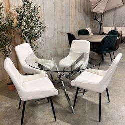 Dining table for 4 people