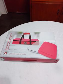 3 qt casserole dish with lid and insulated carry case
