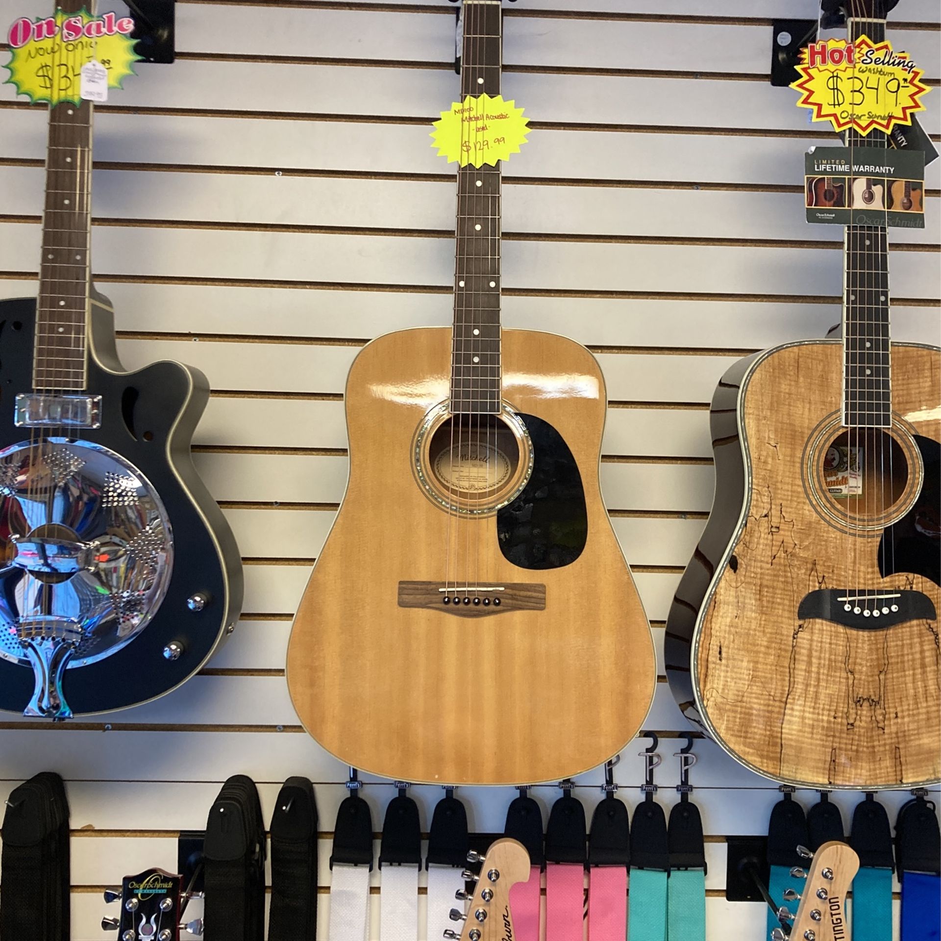 Used acoustic Guitar