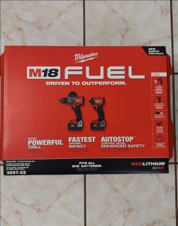 New Milwaukee FUEL 1/2" Hammer Drill 1/4" Impact Driver M18 Kit.
