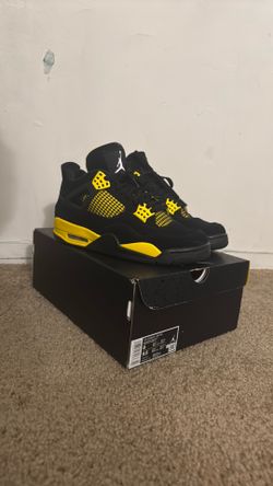 Jordan 4 Yellow Thunder